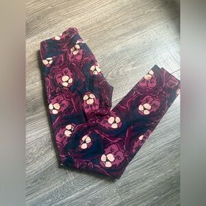 LuLaRoe Purple Lion Print Leggings
